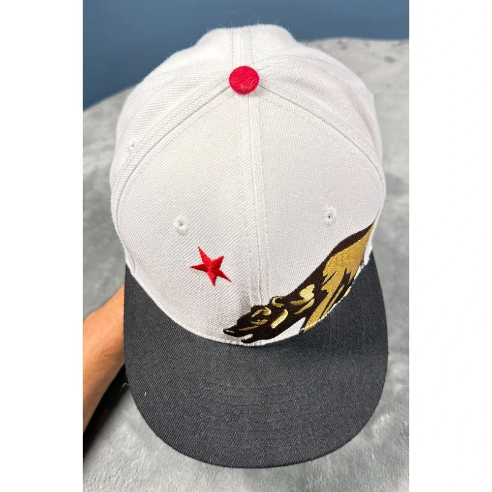 Dissizit California Bear Snapback Hat Mens White Black Red Star